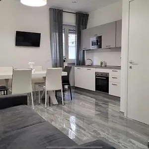  Apartment Vatican Inside